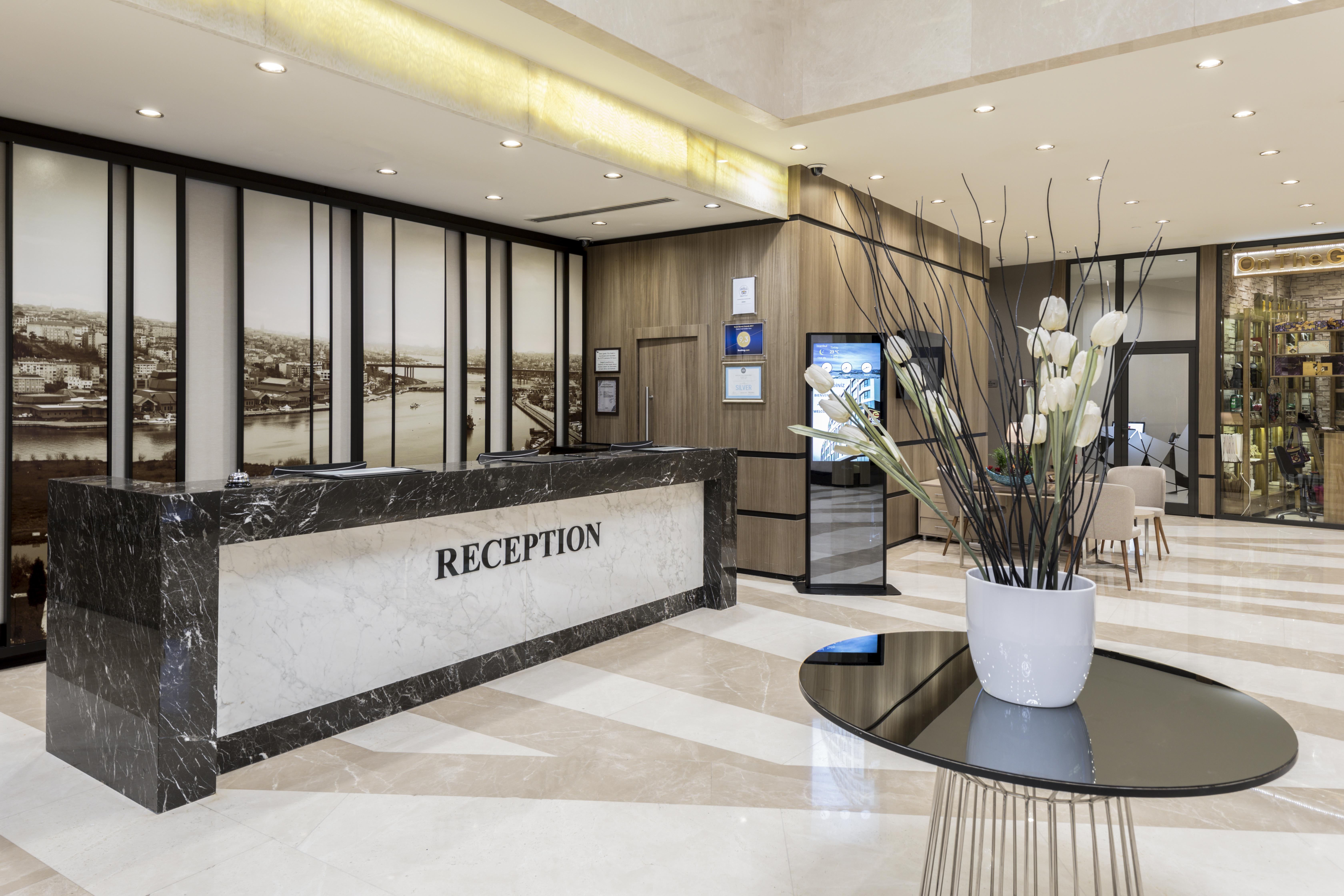 Clarion Hotel Golden Horn Istanbul Bagian luar foto Reception