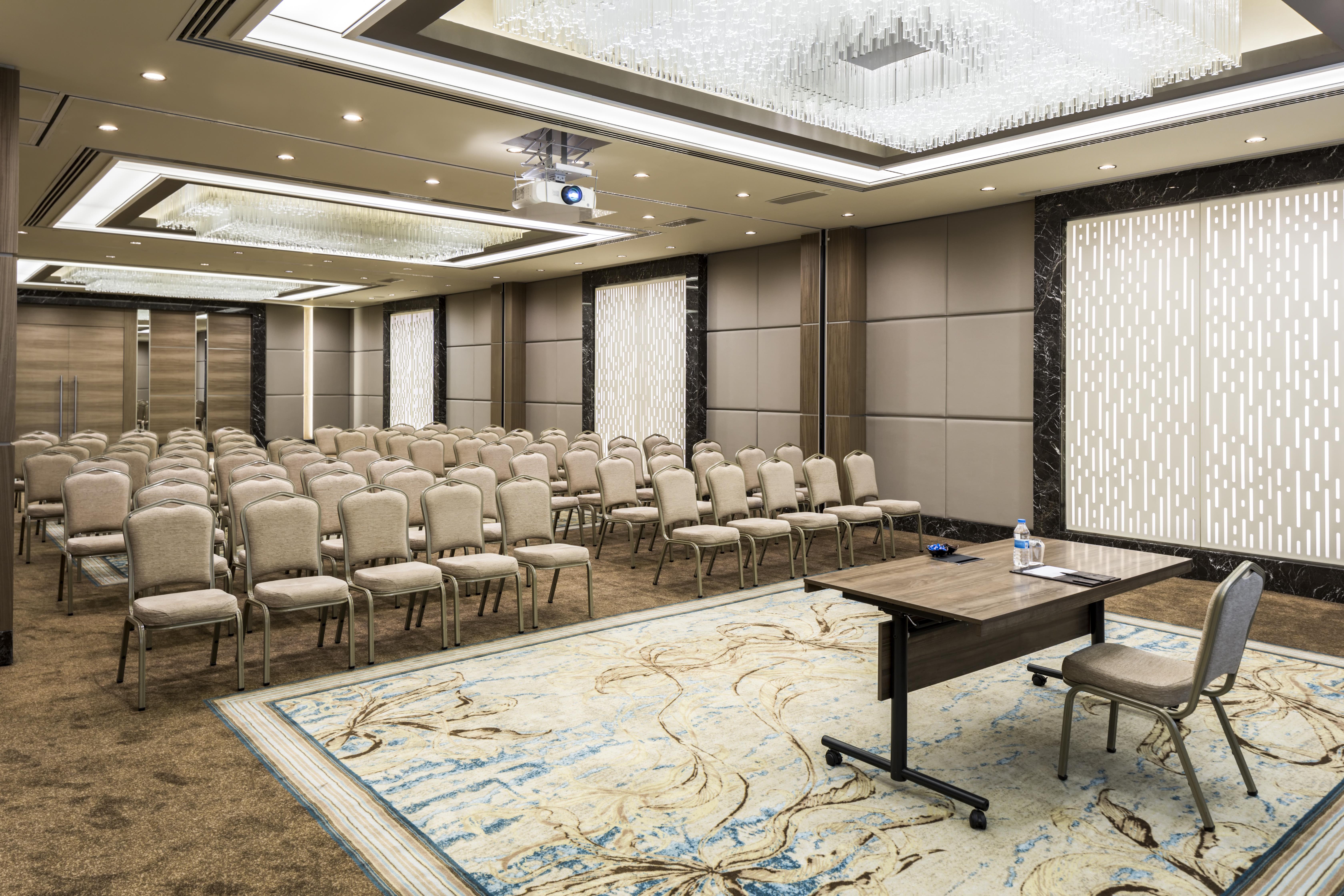Clarion Hotel Golden Horn Istanbul Bagian luar foto The meeting room