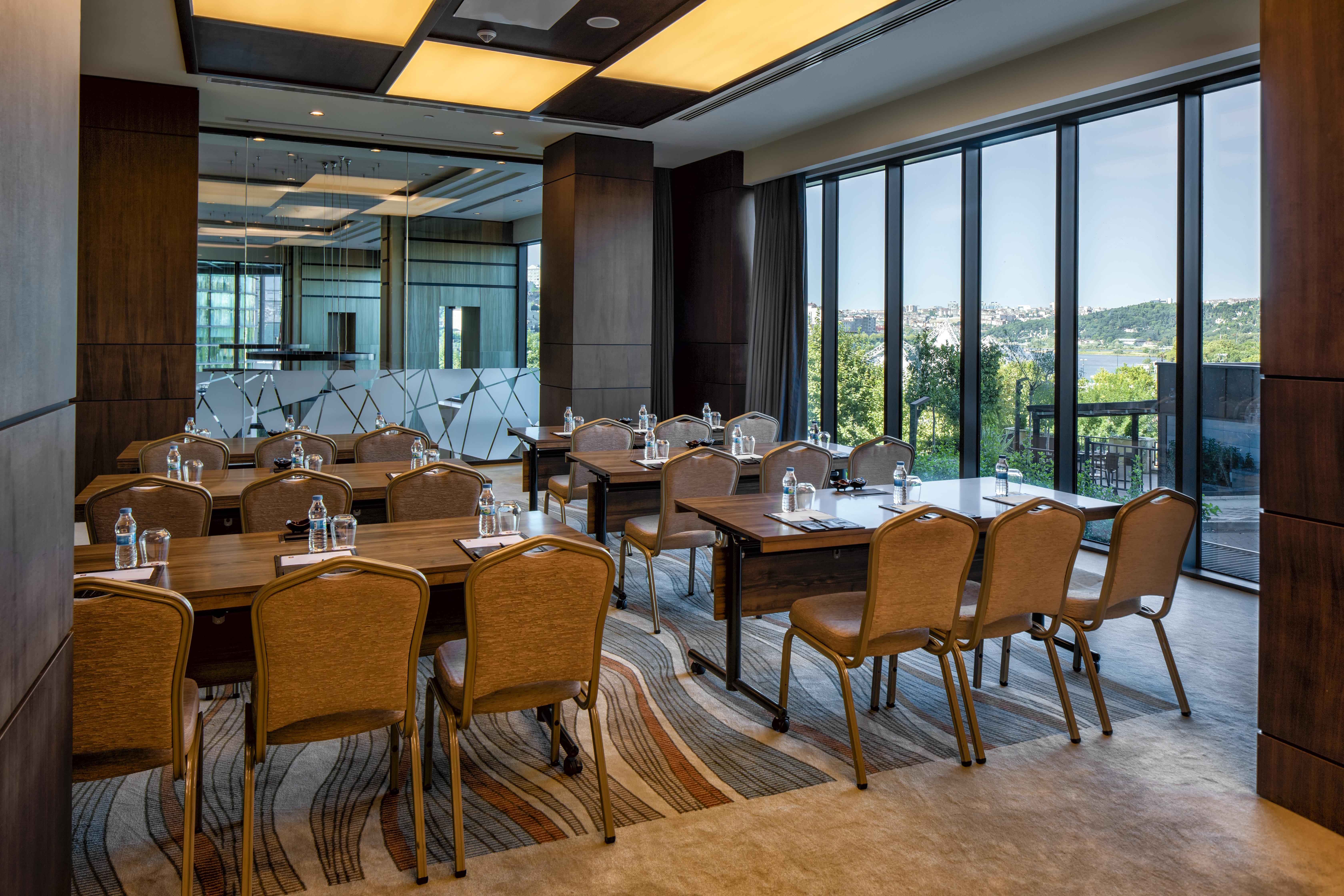 Clarion Hotel Golden Horn Istanbul Bagian luar foto Meeting room