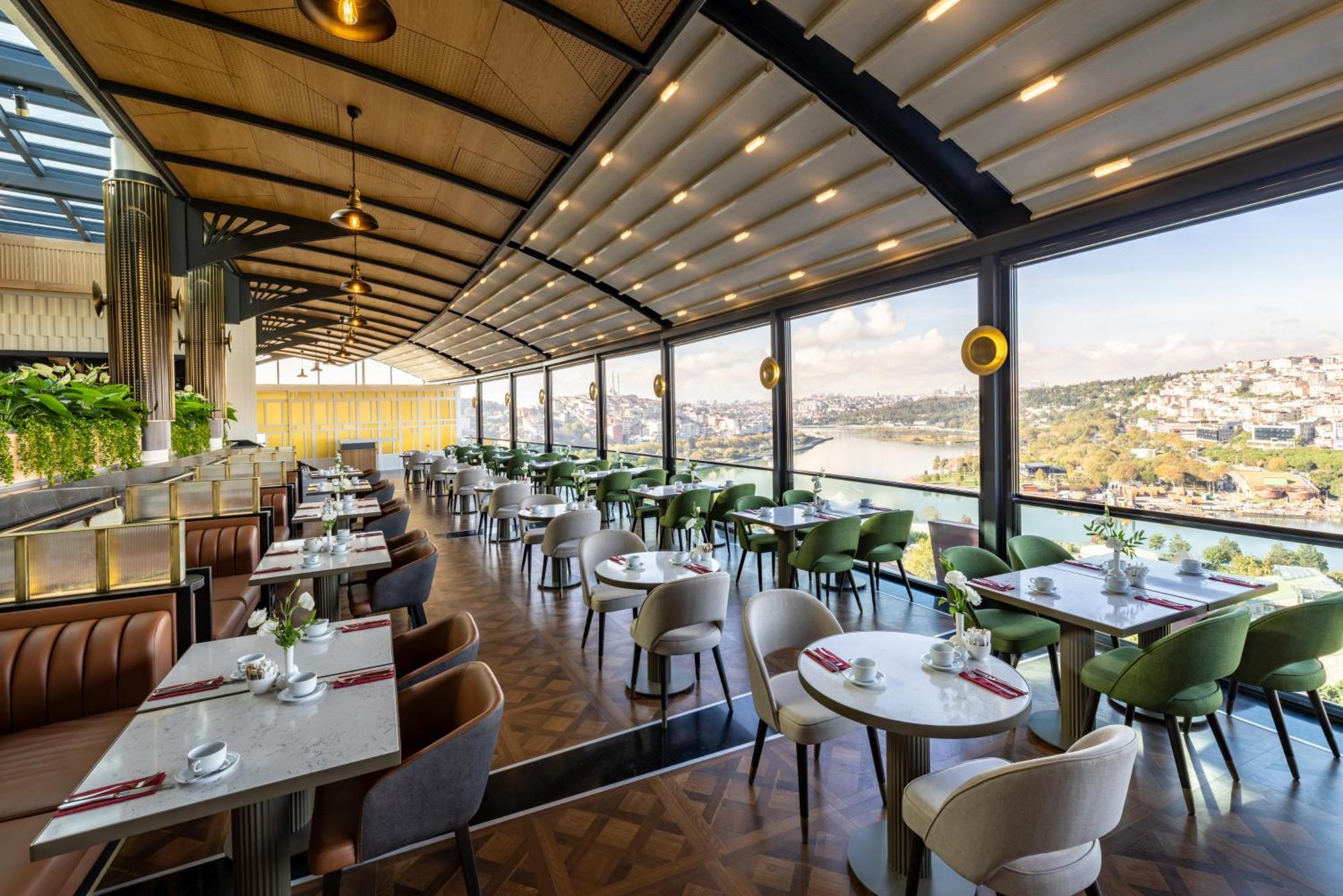 Clarion Hotel Golden Horn Istanbul Bagian luar foto The restaurant