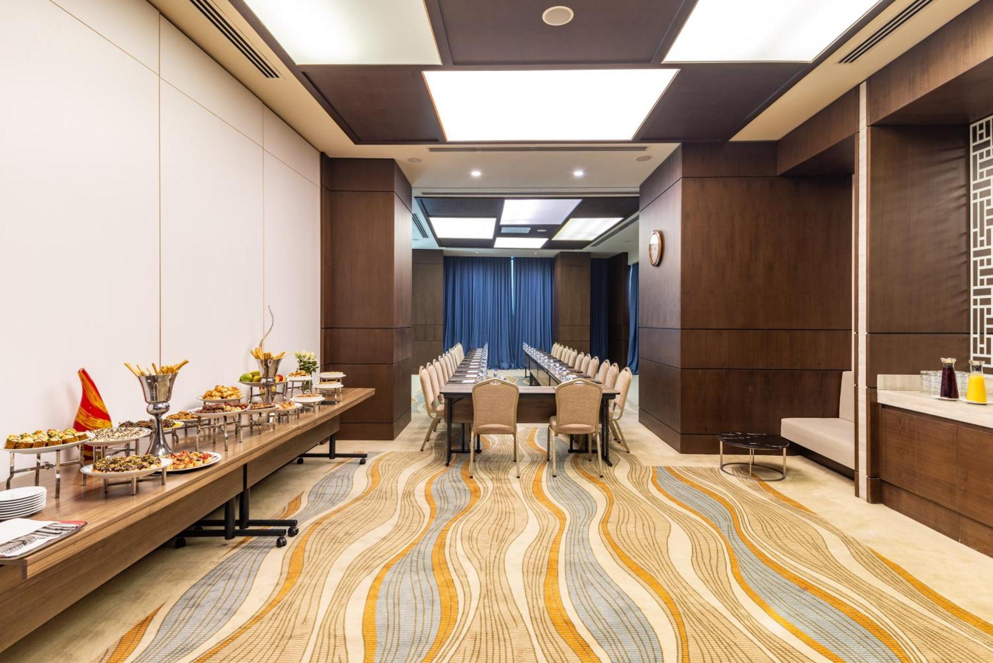 Clarion Hotel Golden Horn Istanbul Bagian luar foto Meeting room