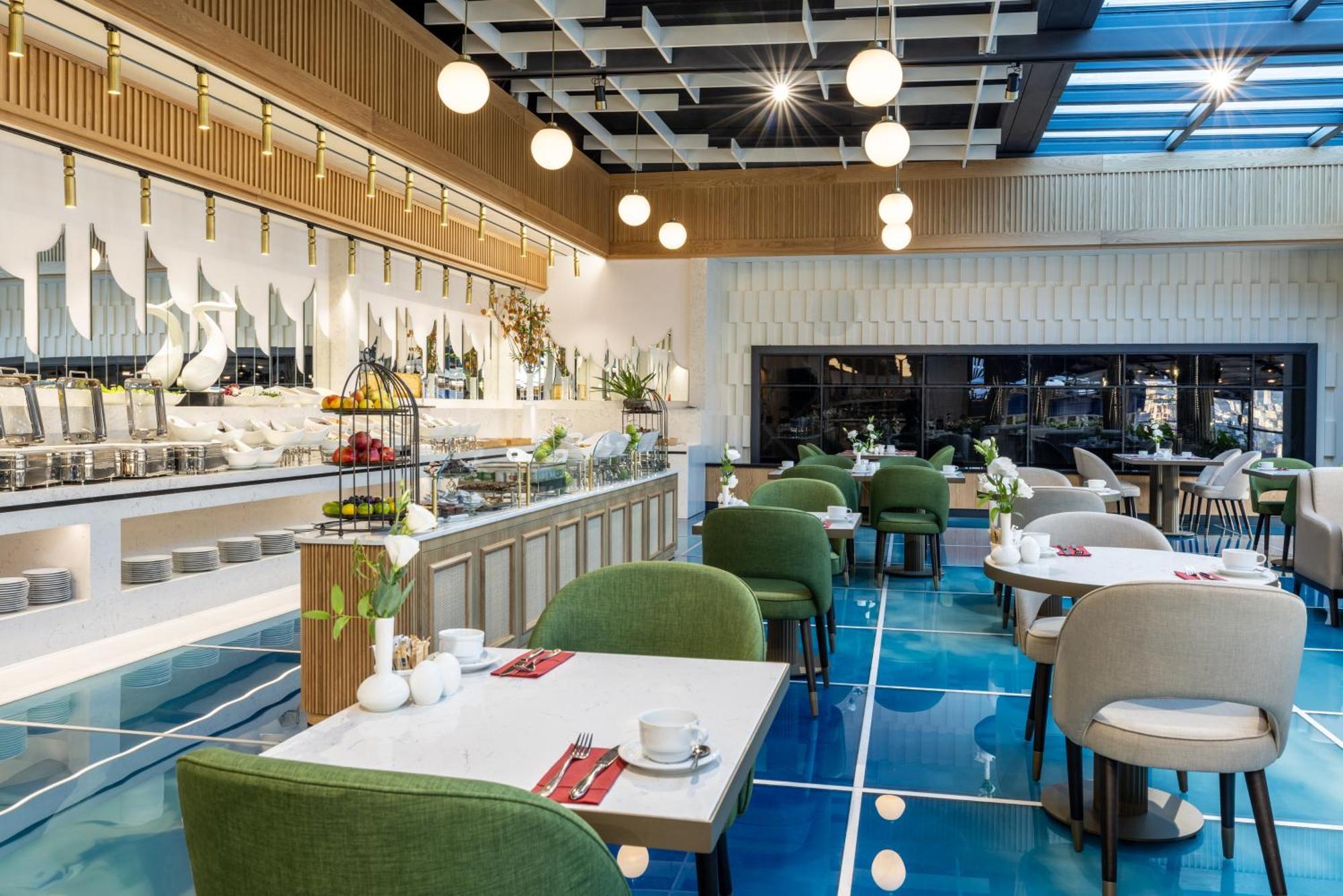 Clarion Hotel Golden Horn Istanbul Bagian luar foto The restaurant