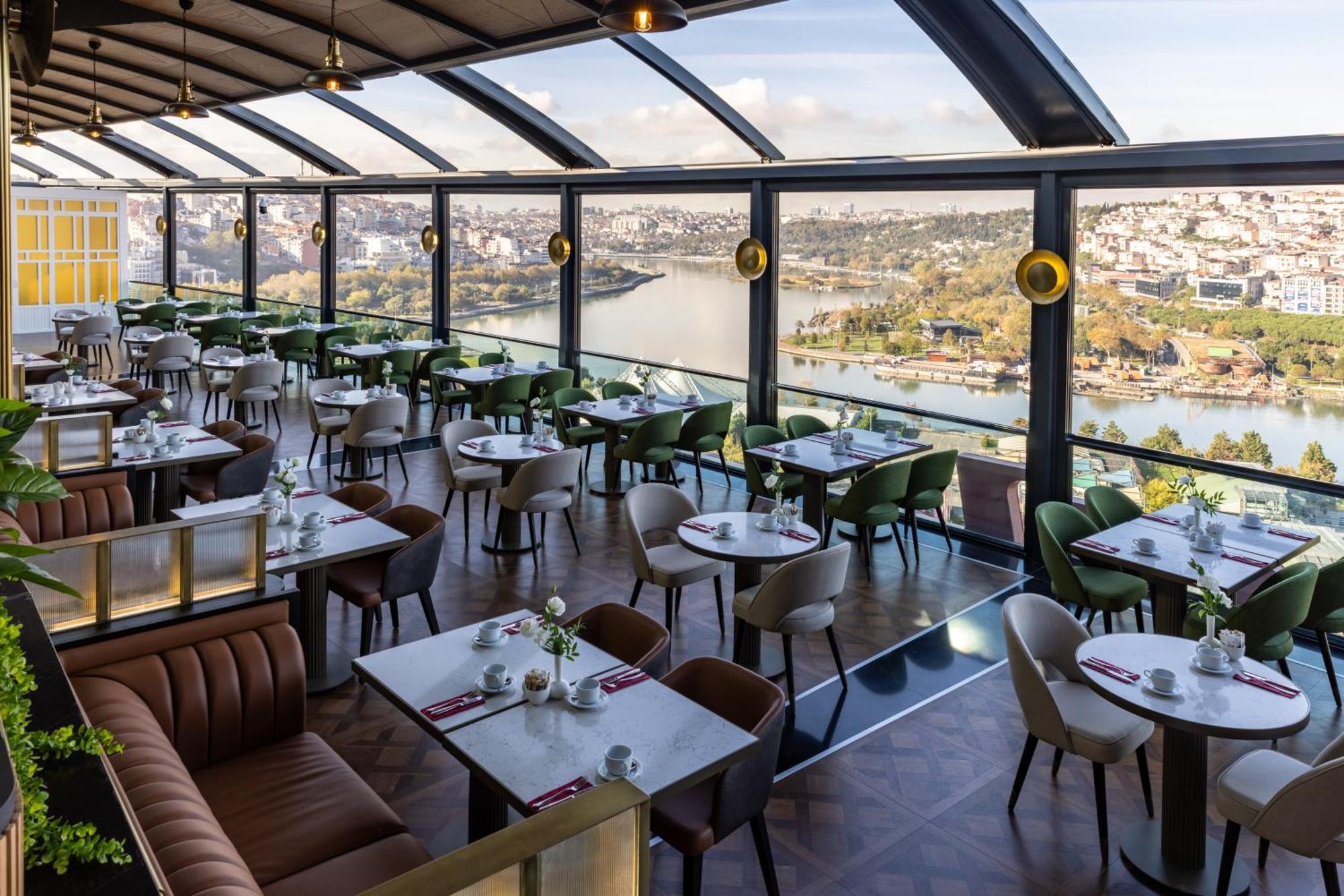 Clarion Hotel Golden Horn Istanbul Bagian luar foto The restaurant