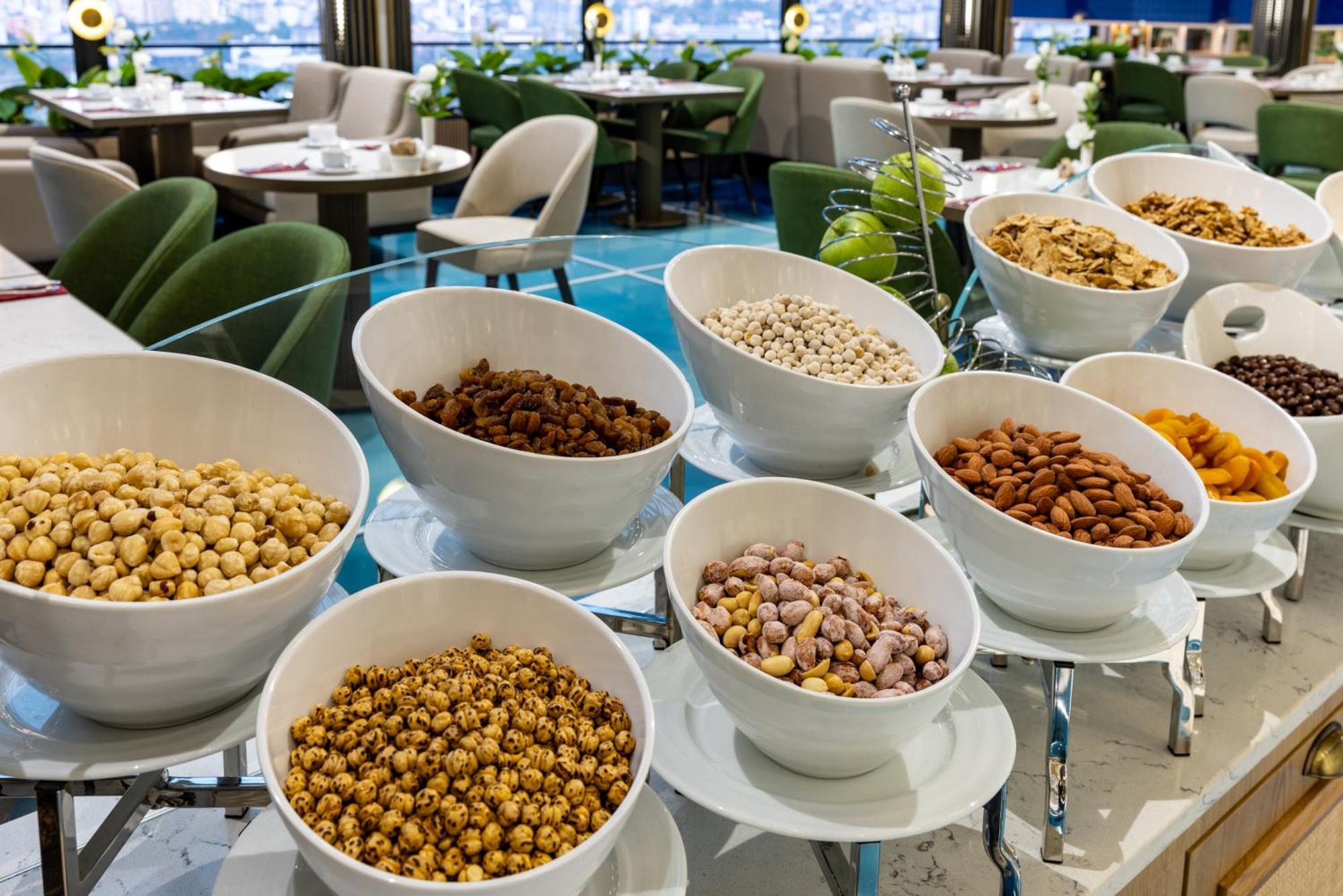 Clarion Hotel Golden Horn Istanbul Bagian luar foto A selection of nuts at a buffet