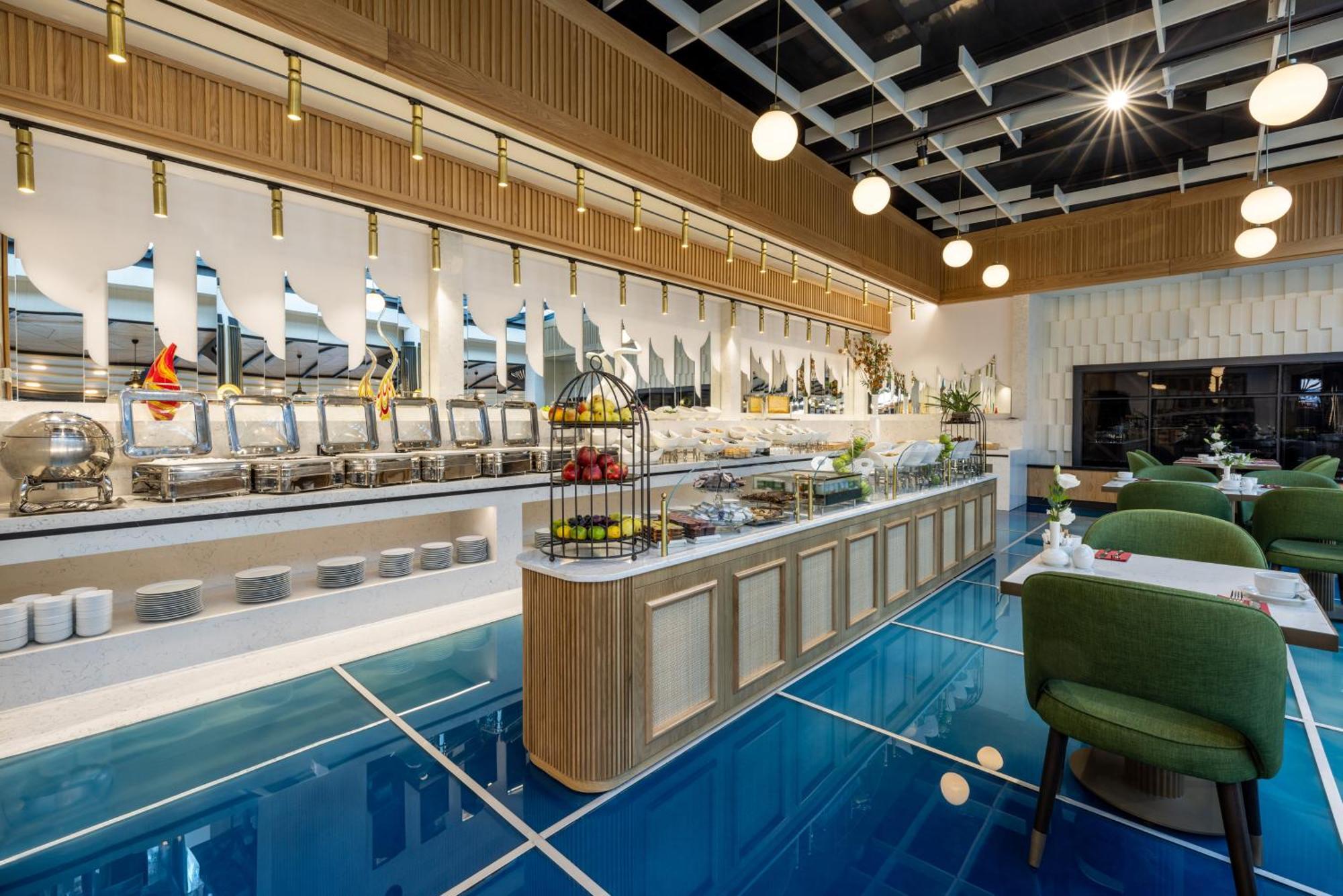 Clarion Hotel Golden Horn Istanbul Bagian luar foto The restaurant
